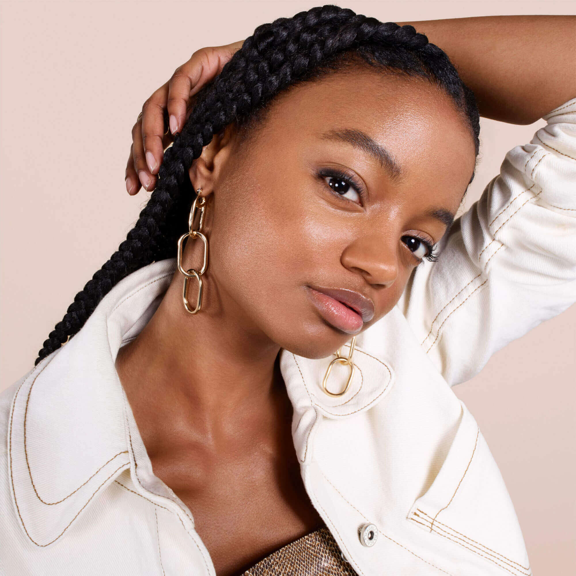 فاونديشن تان إيدول ألترا وير كير آند غلو