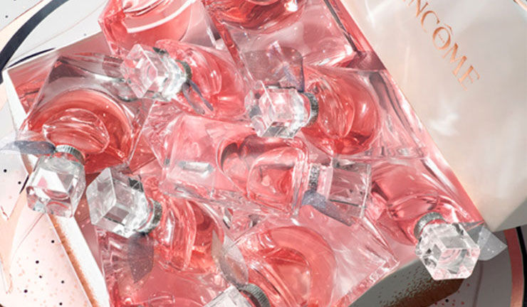 ENJOY COMPLIMENTARY TRAVEL SIZES